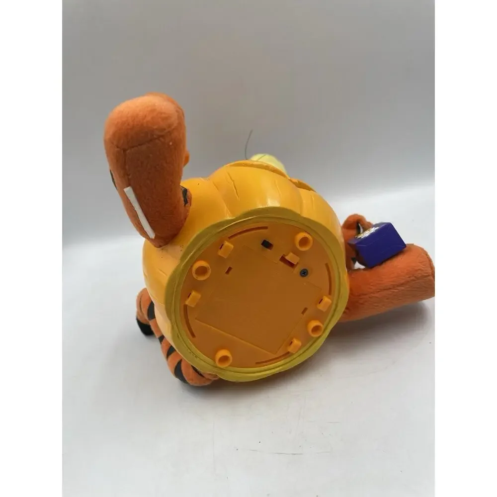Disney’s Gemmy Tigger in Halloween Pumpkin Animated Sings Moves 9in VTG Works - Picture 8 of 9